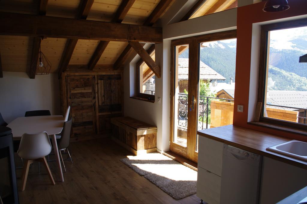 Petit Chalet Vieux Bois Bozel Exterior photo